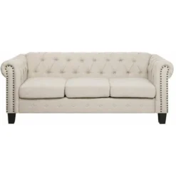 Divano 3 Posti In Tessuto Beige Gambe Dritte Chesterfield