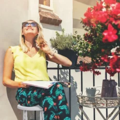 Relaxdays Sgabello Pieghevole BASTIAN, Forma Rotonda, Effetto Rattan, Resistente, HxLxP 45x32,5x29 Cm, Bianco -Negozio al dettaglio VIDAXL || HOMCOM || Songmics 51969686 5